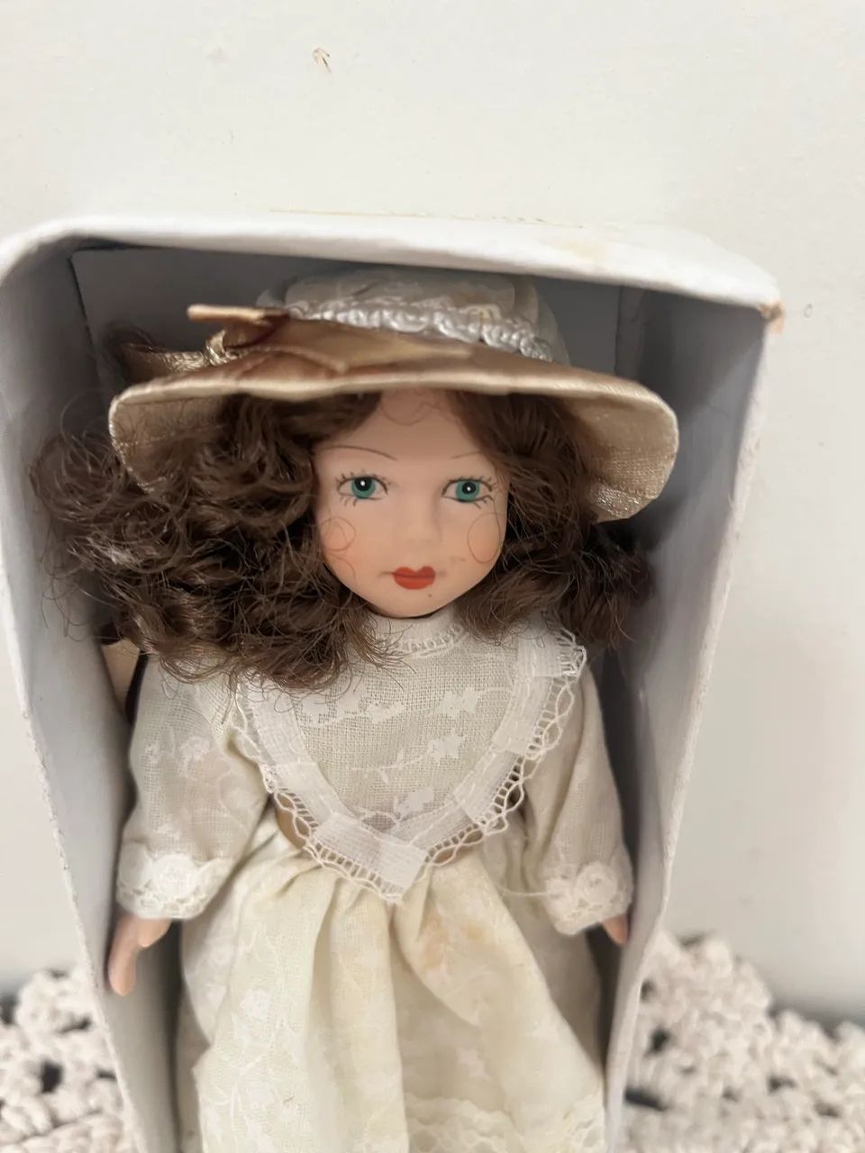 Boneca de porcelana antiga cada detalhe é um encanto - Foto 2