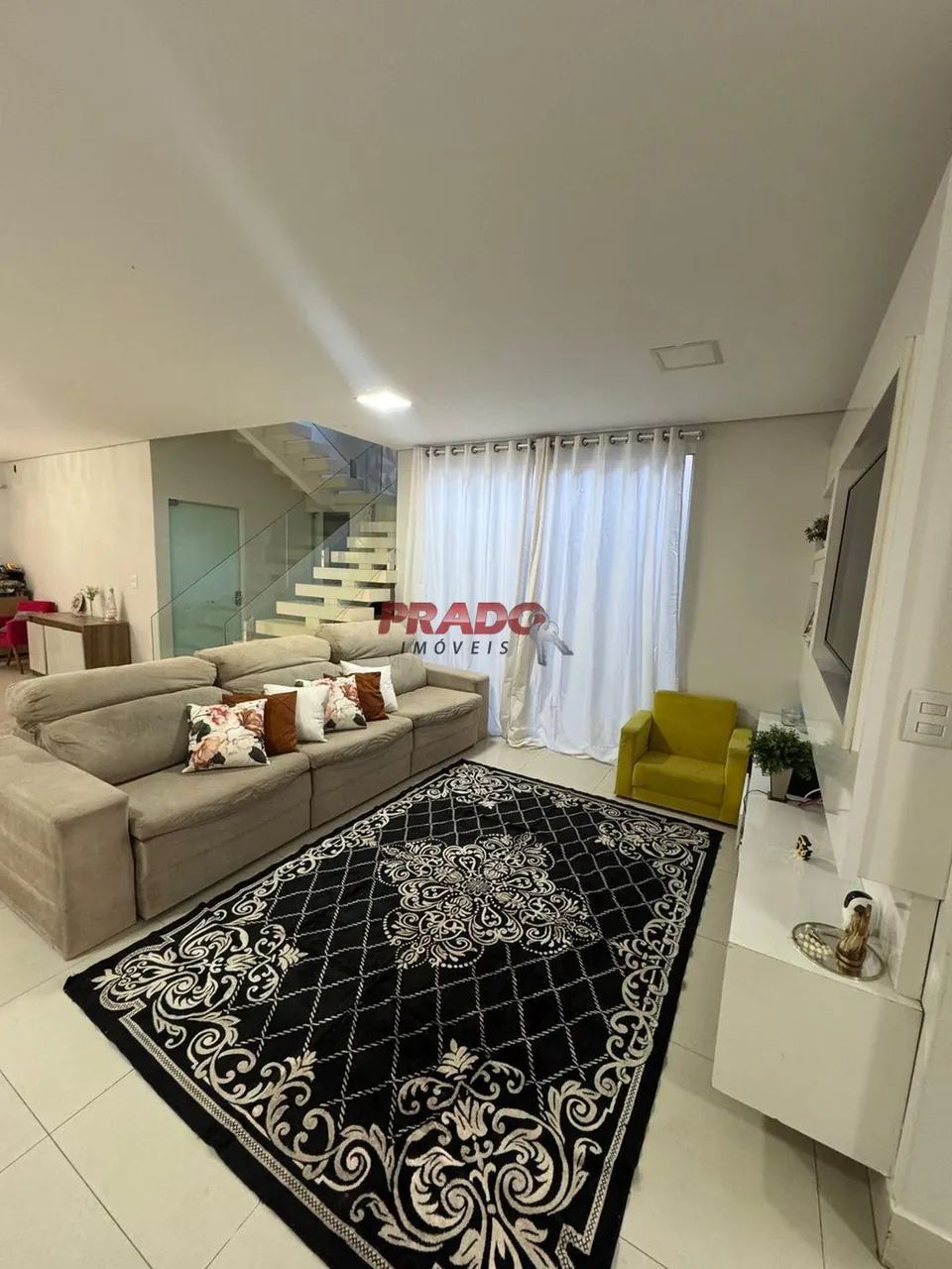 Sobrado à venda em Maringá, Vila Santo Antônio, com 4 quartos, com 353.32 m² - Foto 4