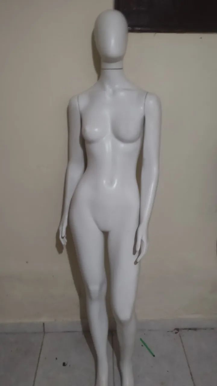 manequim usado mais está perfeito 