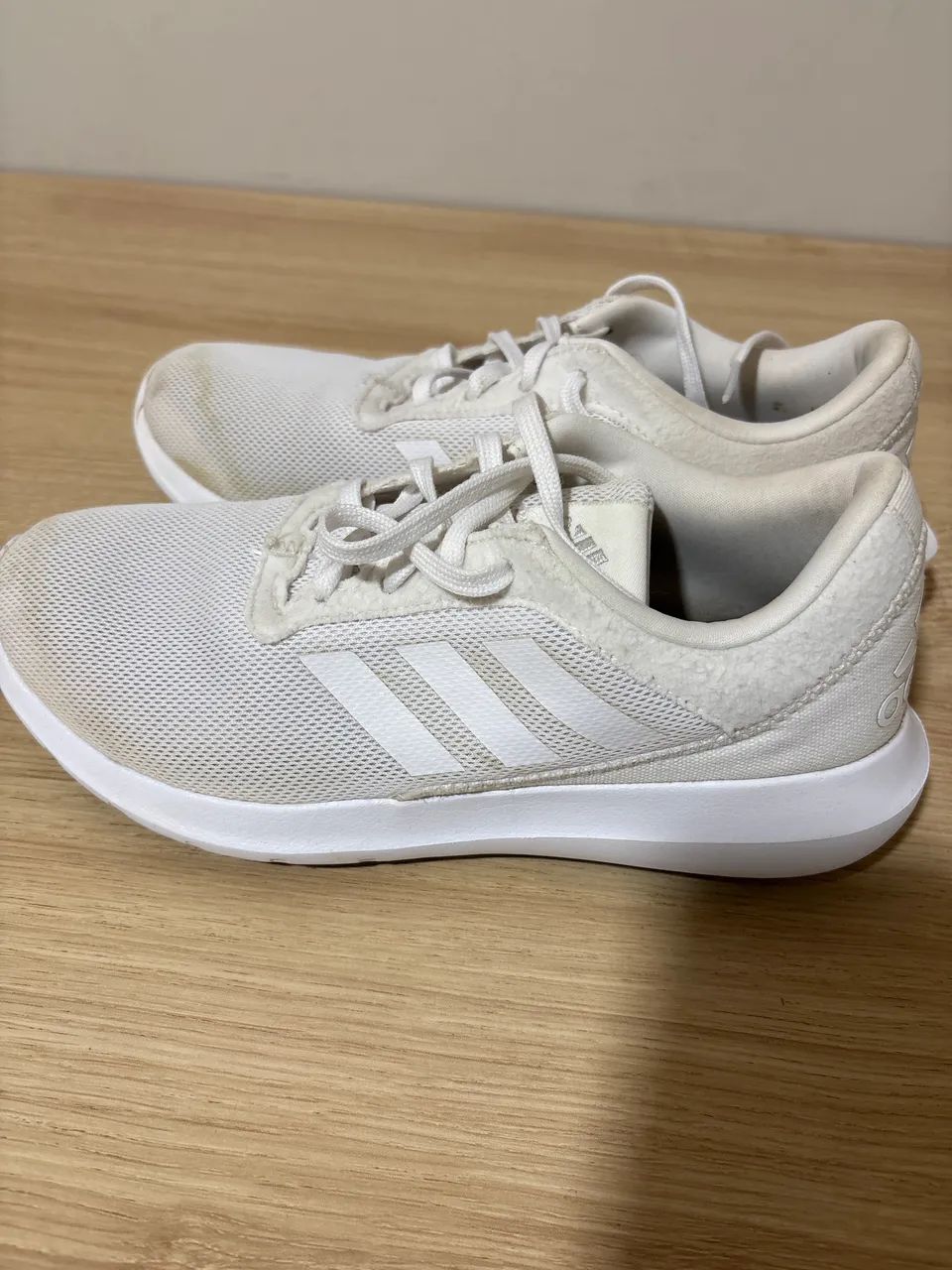Tênis feminino Adidas branco 
