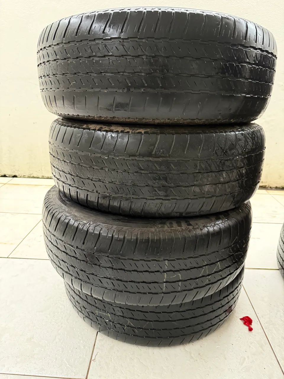 Pneu 265/60/18 - Peças para carros, vans e utilitários - Forquilha