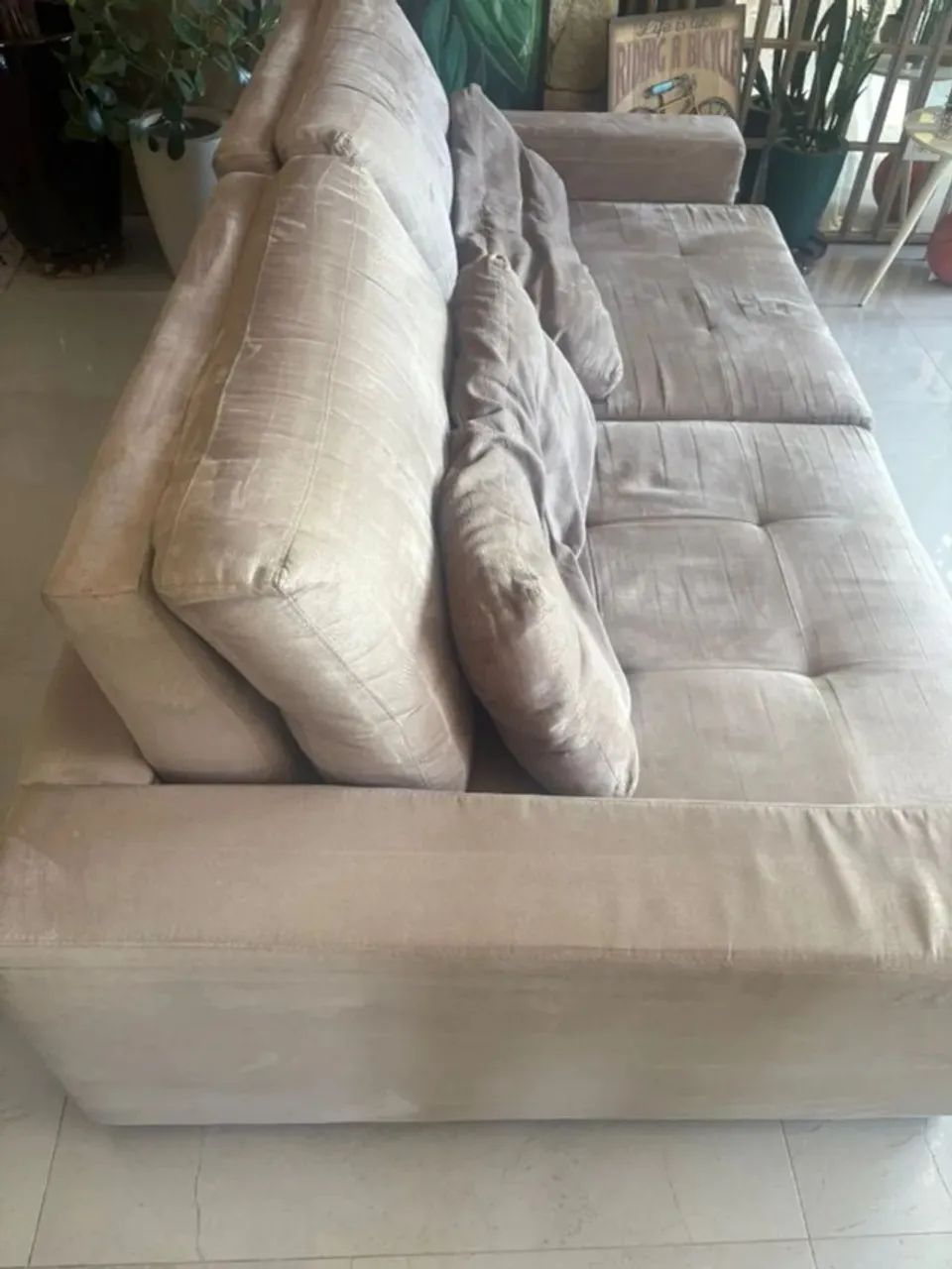 Sofá de 3 lugares de alto padrão semi novo - Foto 3