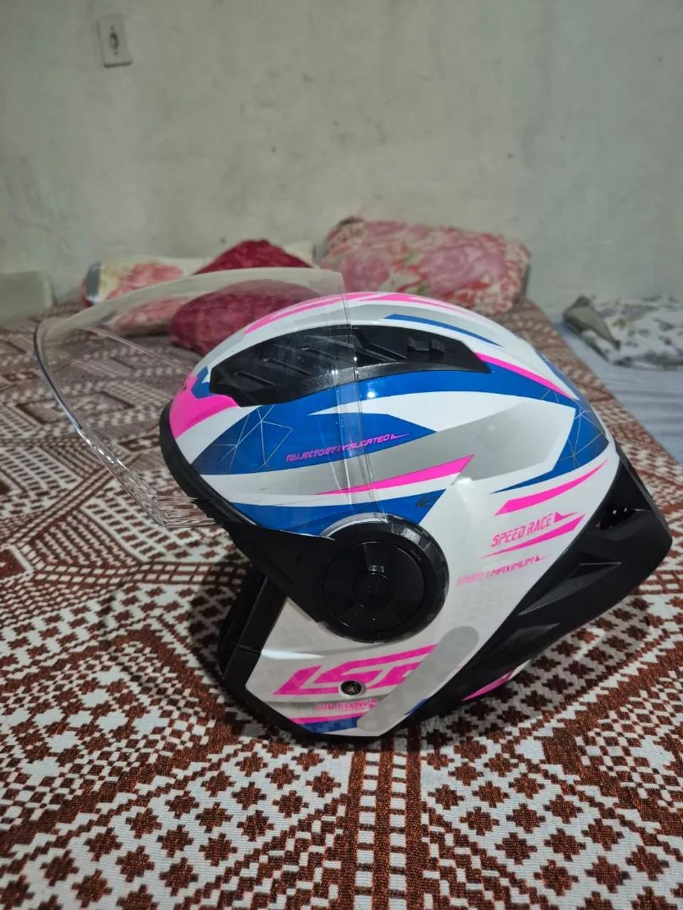 Vende-se capacete original novo  - Foto 2