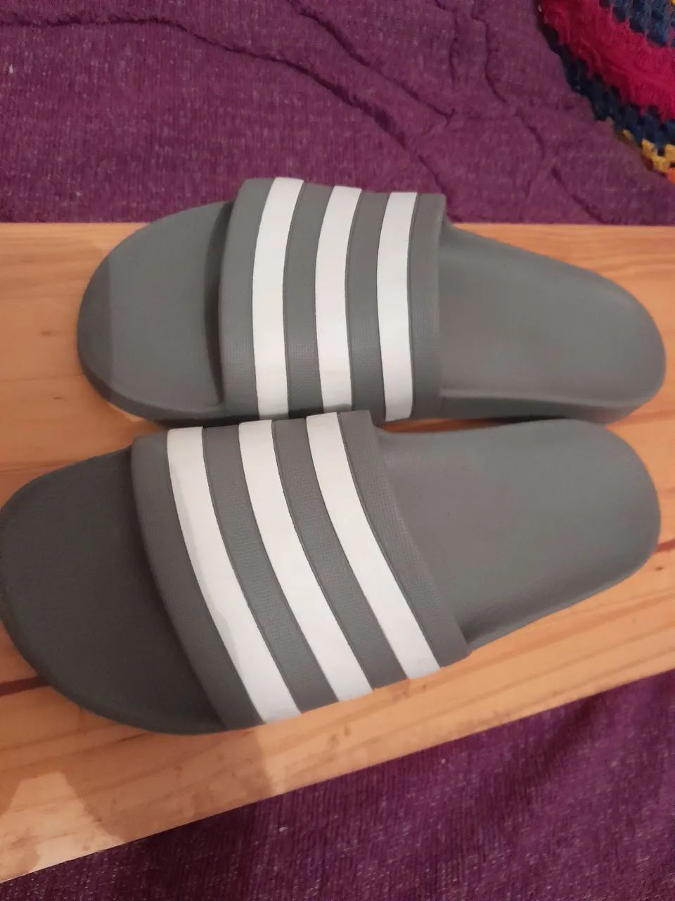 Chinelo Slide Adidas Prata - Foto 3