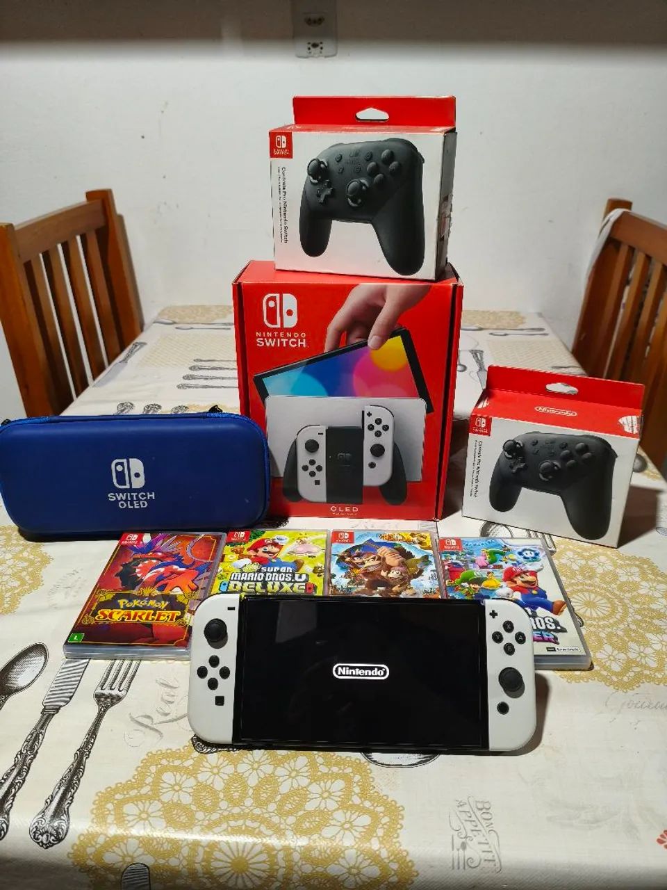 Nintendo Switch OLED + 2 Pro Controllers + 4 Jogos + 256GB + Case - Foto 2