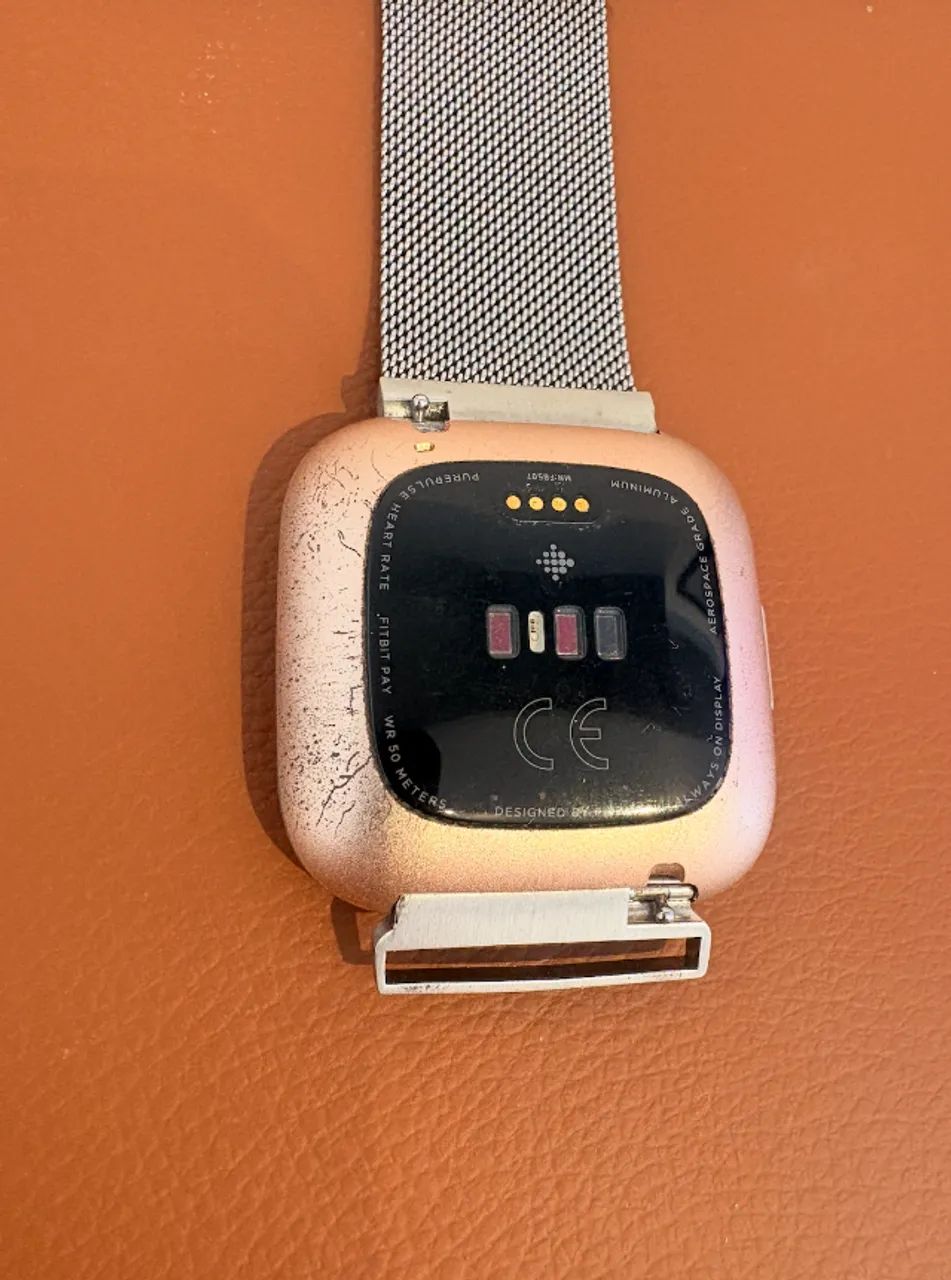 Smartwatch Fitbit Versa 2 - Usado - Foto 3