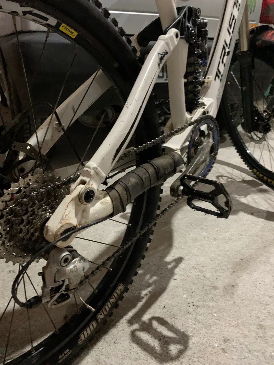 Bicicleta Trust Myth Downhill - Foto 2