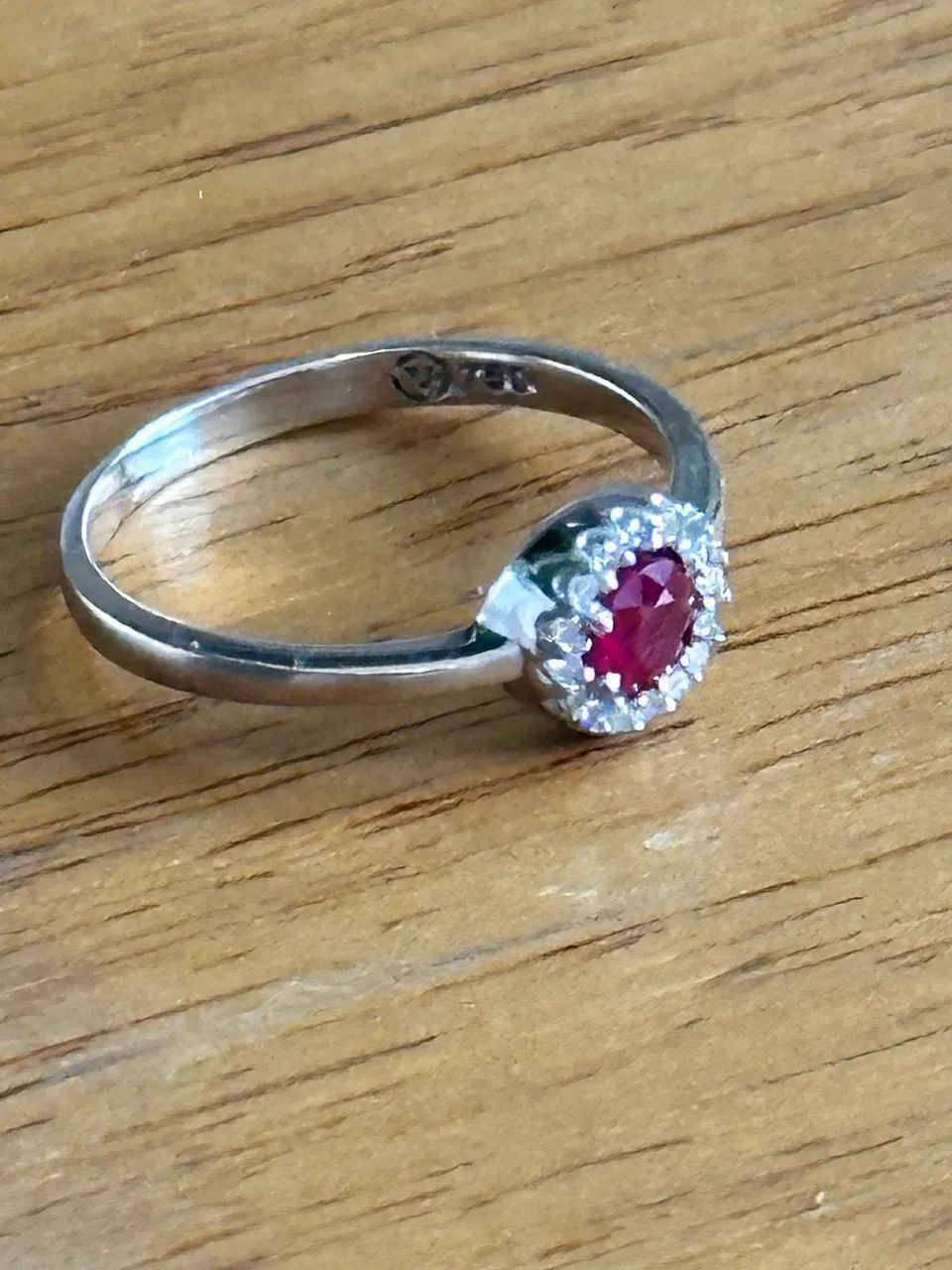 Anel Vivara em Ouro Branco 18k Com Rubi E Diamantes coleção Classic Oriental - Foto 2