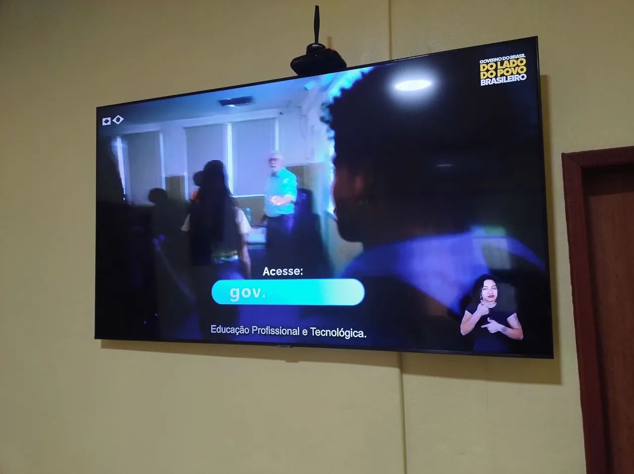 Vendo 1smartv 65polegadas  - Foto 3