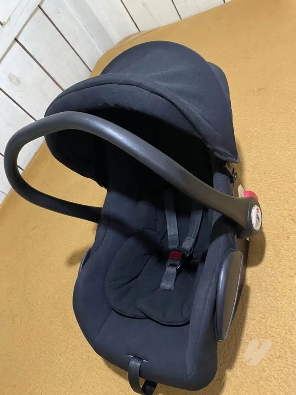 Bebê Conforto Preto - Usado | Desapego