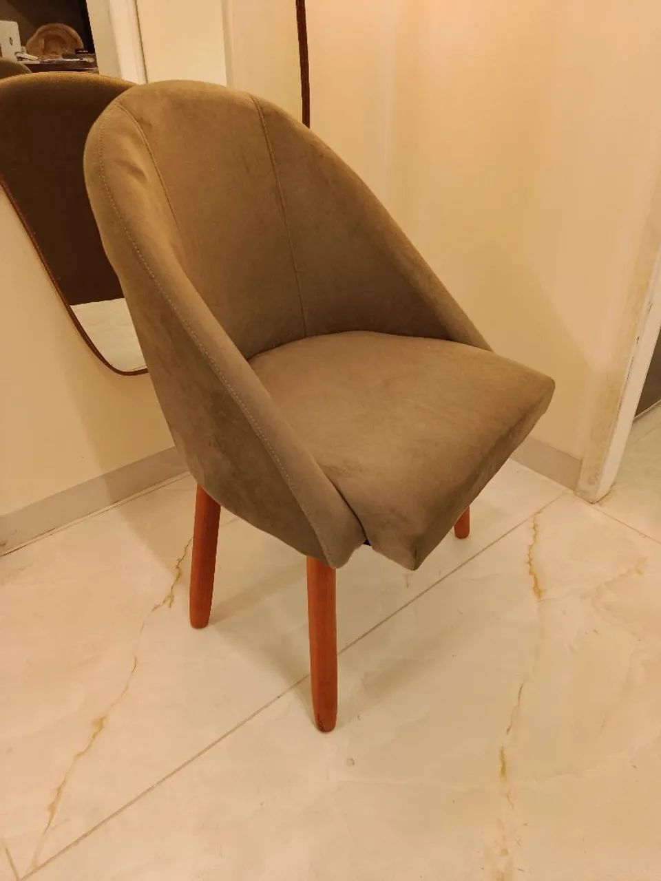 4 cadeiras em veludo - Foto 2