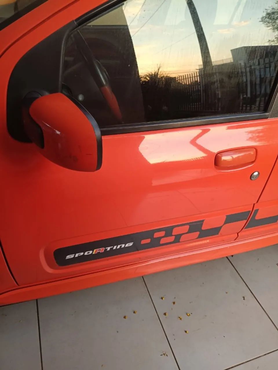 Fiat Uno Sporting 1.4 EVO Fire Flex 8V 4P 2012 - Foto 4