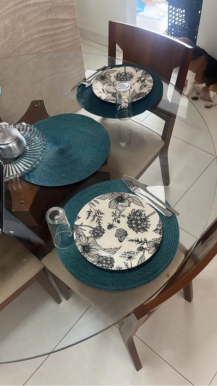 Round Table