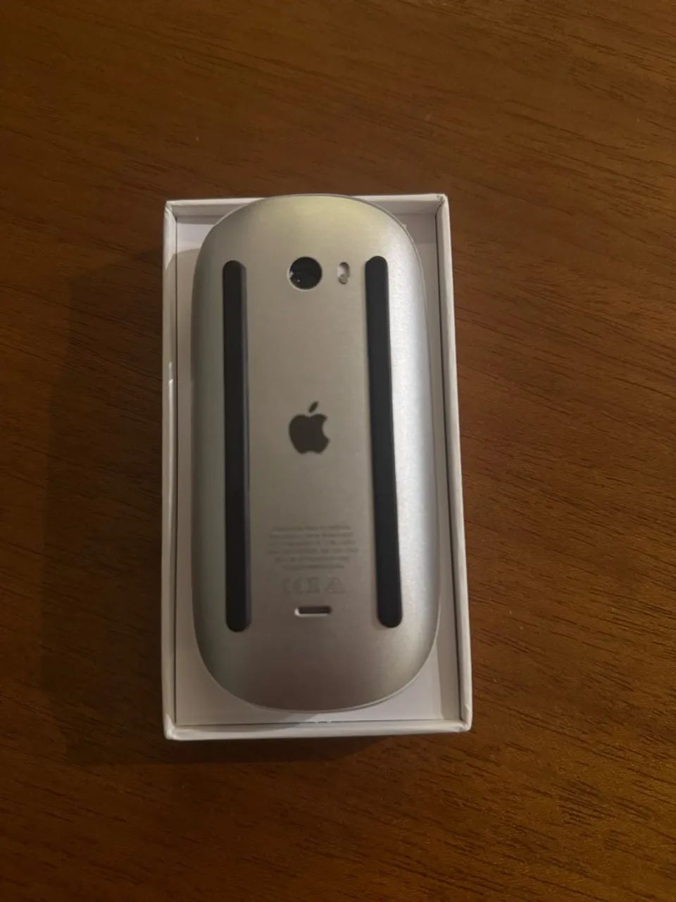 Apple Magic Mouse 2 A1657 - Bluetooth - Recarregável - Foto 2