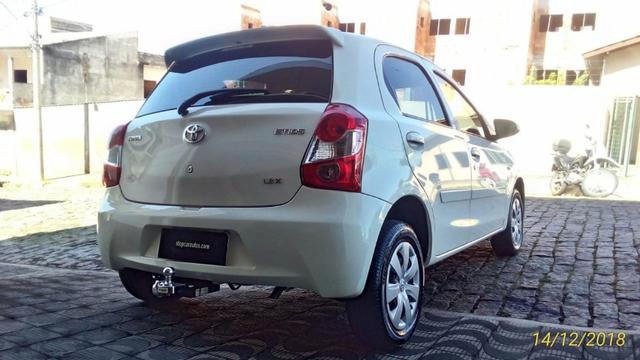 Toyota Etios 1.3 Mecânico Branco 2016 - Foto 16