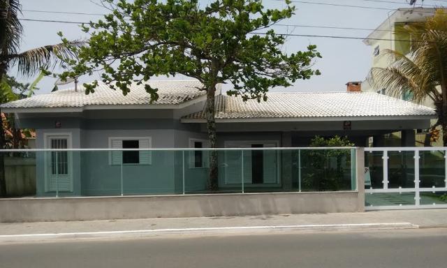 Linda casa para locação na praia de Ubatuba