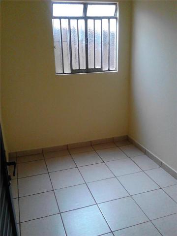 Quitinete com ótima localização, no aterrado. - Foto 3