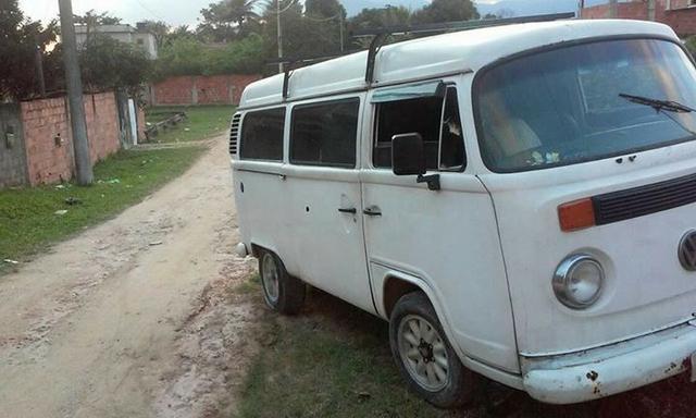Kombi vendo ou troco - Foto 3