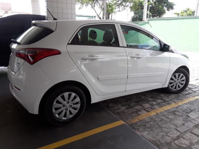 Vendo Carro HB20 2014 completo com bancada de couro - Foto 3