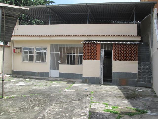Ótima Casa Linear com 2 Quartos e Terraço em Guadalupe