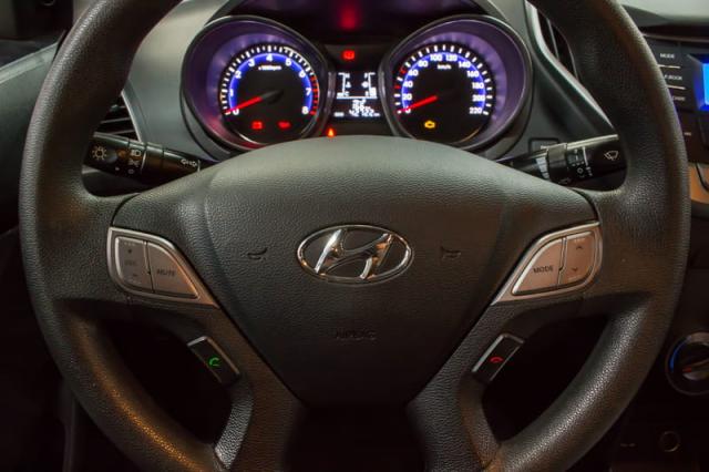 HYUNDAI HB20S 1.6 COMFORT PLUS 16V - Foto 5