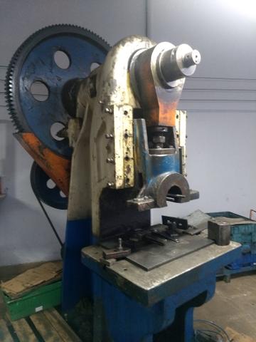 Vendo Prensa, Torno Automático - Foto 4