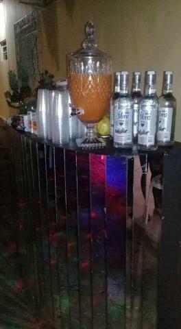 Trabalhamos com drinks serviços de garçonete e recepcionista barmem copeira