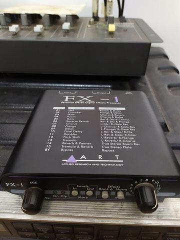 Processador de efeitos FX-1