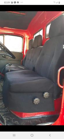 Vendo ou troco 1113 ano 82 toco - Foto 4