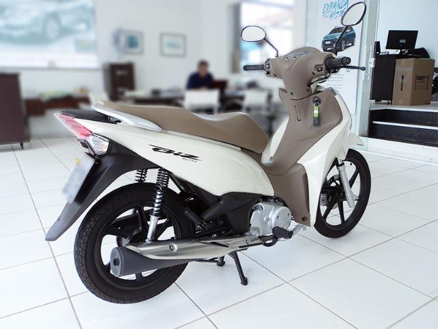 Honda Biz 125 Flex Branca Único Dono Veículo com 4000 km - Foto 3