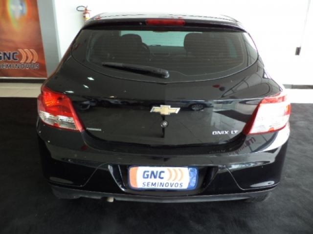 CHEVROLET ONIX 1.0 MPFI LT 8V FLEX 4P MANUAL. - Foto 3