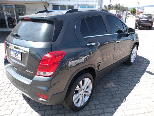 GM Tracker Premier - Foto 6