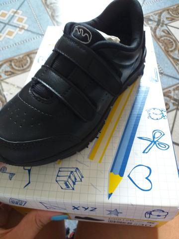 Tênis escolar preto