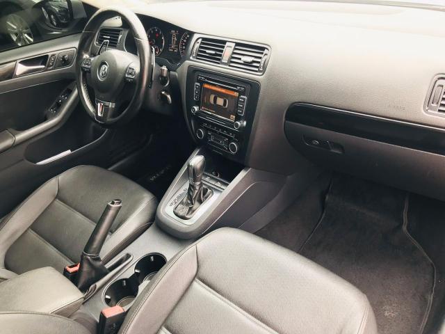 Jetta 2012 Flex com teto solar - Foto 17