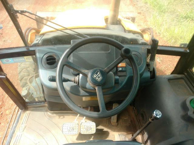 Retroescavadeira JBC 3C (4x4) - 12/12 - Foto 6