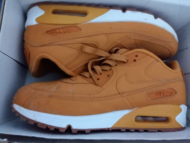 air max 90 marrom claro