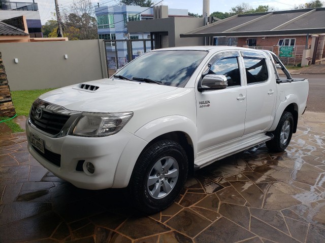 TOYOTA HILUX SRV 3.0 AUTOMÁTICA 2013