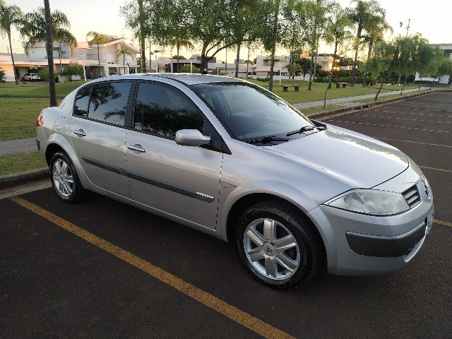 MEGANE SEDAN DYNAMIQUE HI-FLEX 2008