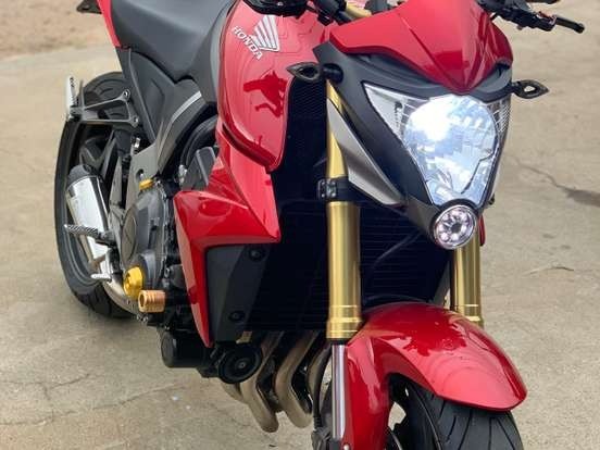 HONDA CB 1000R R$ 41.900,00 ANO 2012/2013 MARCHAS 6 QUILOMETRAGEM 29.850