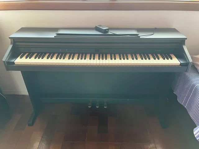 Pianos for sale in Ribeirão Preto, Facebook Marketplace