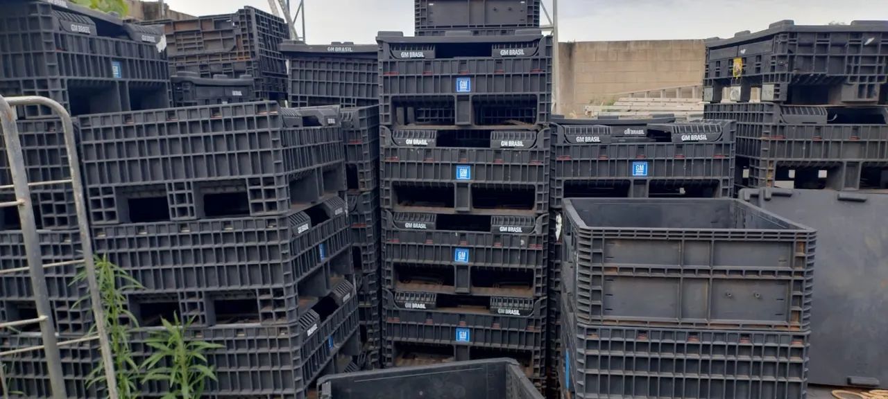 Caixas plásticas  vaor de 280 unidades  70x80x55 