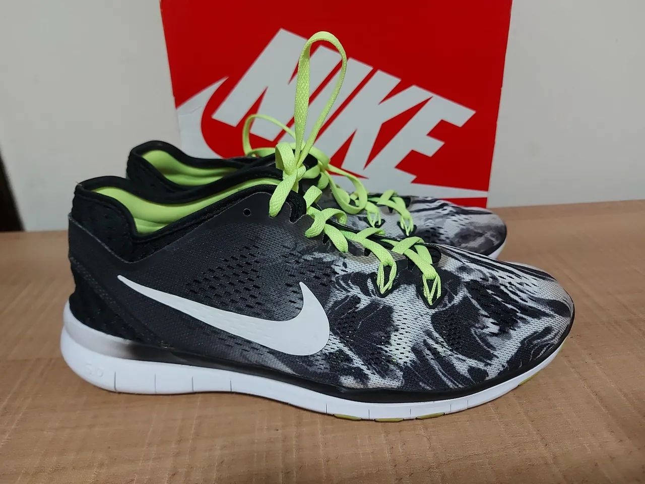 Tenis Nike Free TR FIT 5 (38) - Foto 2