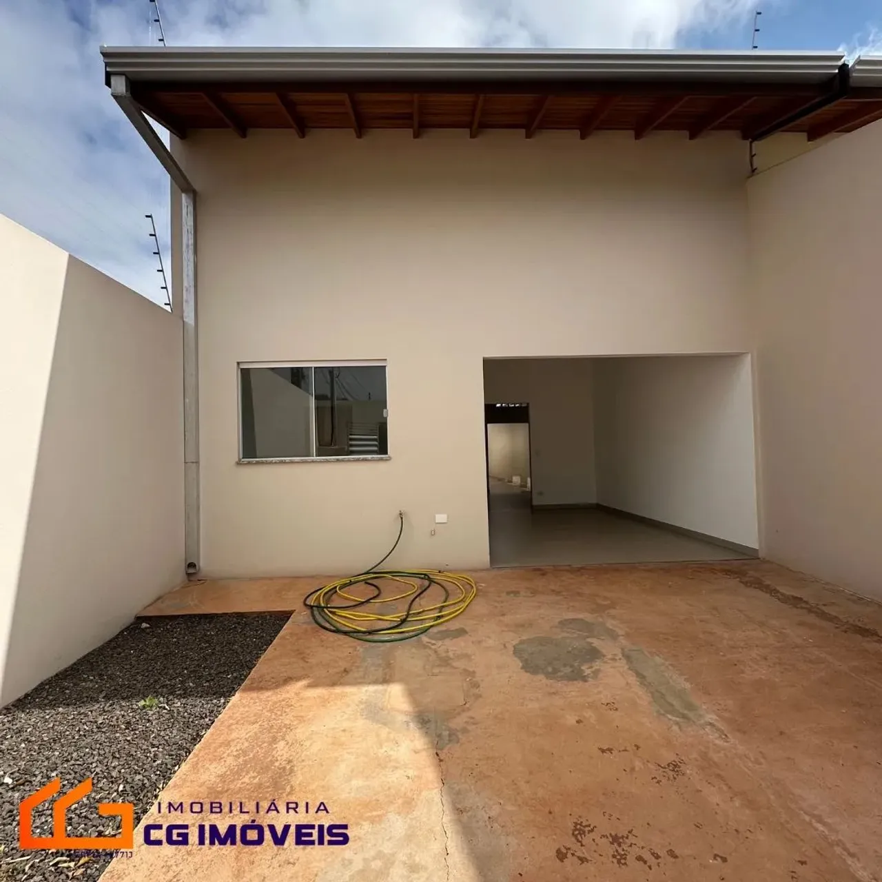 Casa á venda com 3 quartos sendo 1 suíte, área gourmet na Vila Santo Amaro em Campo Grande