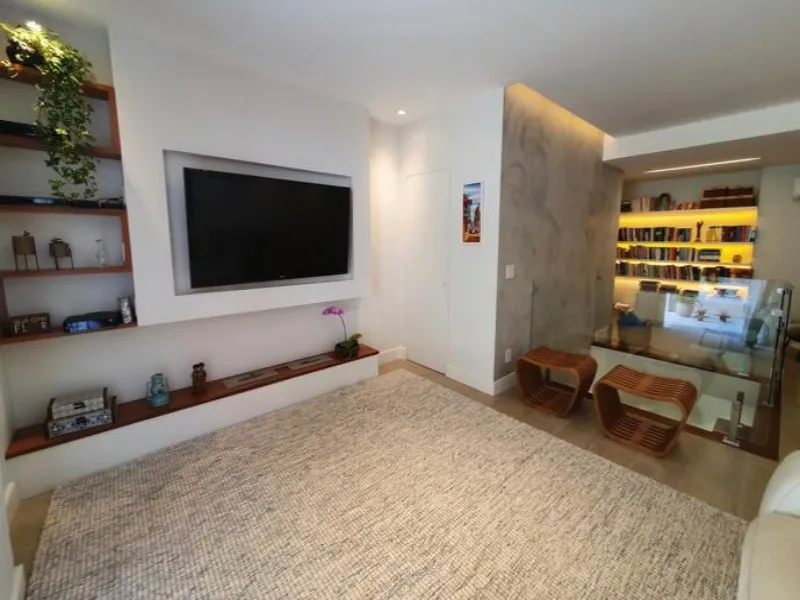Linda Cobertura à venda em Petrópolis-RJ, Bairro Bingen: 3 quartos, 1 suíte, 3 salas, 3 ba