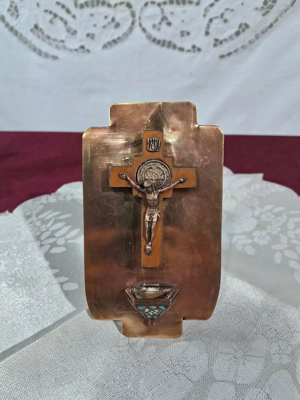 Placa de metal com Cristo de madeira - Foto 4