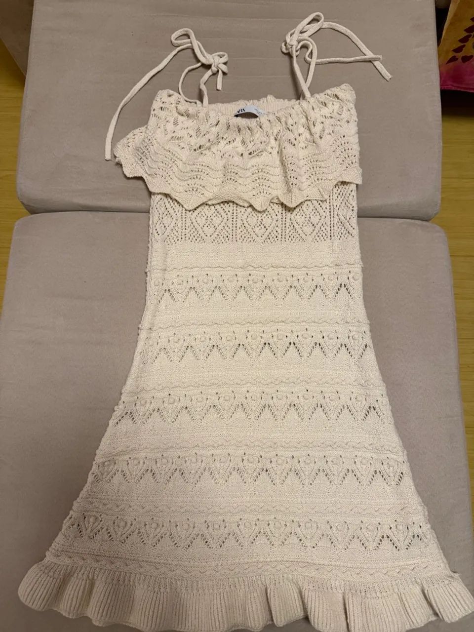 Vestido Zara Bege com Detalhes