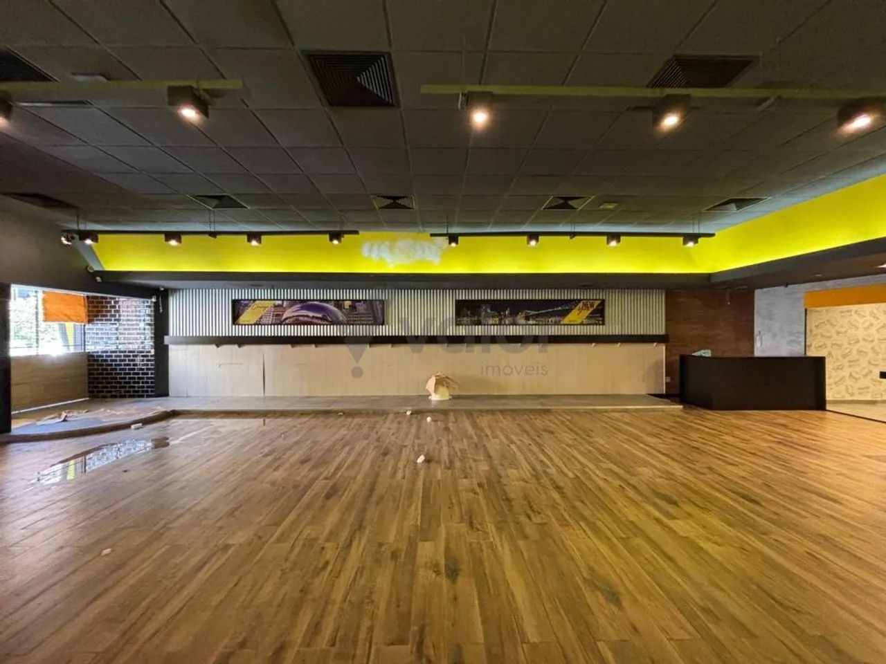 Salão à venda e para alugar em Campinas, Cambuí, com 355 m²