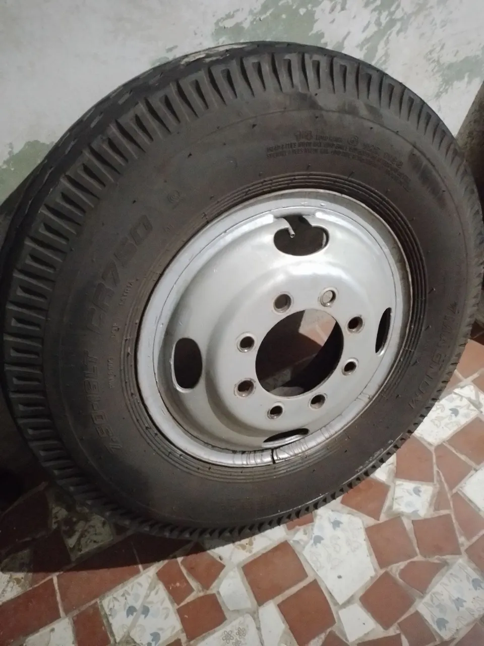 Rodas 8 furos aro 16 f4000