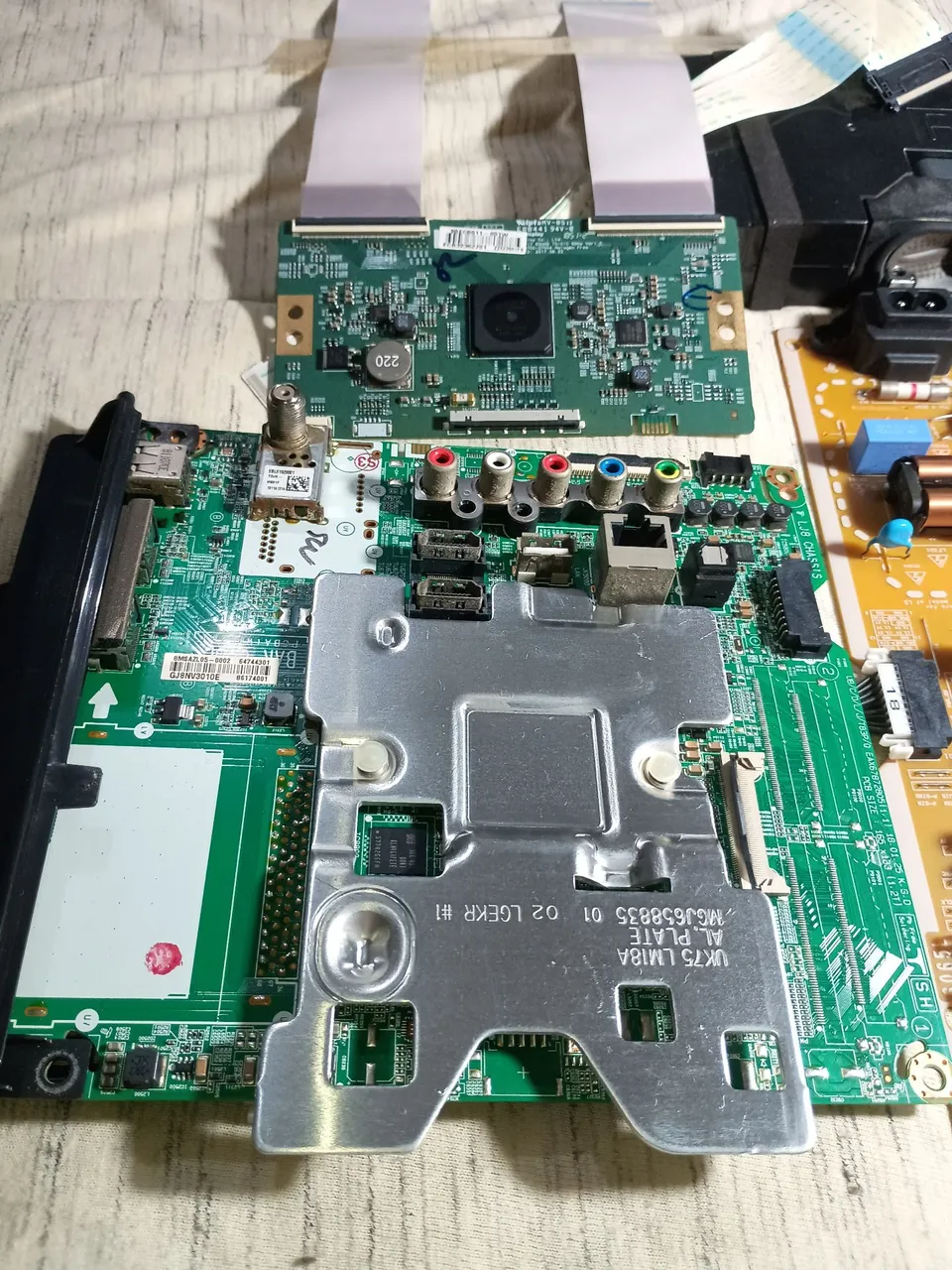 PLACAS DA SMART LG65UK6530PSF.