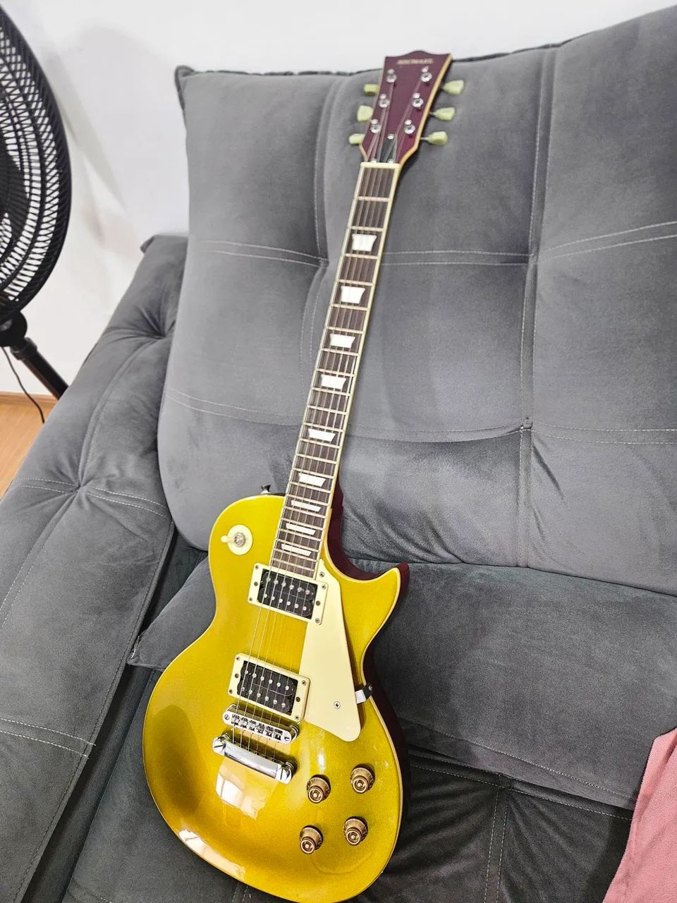 Michael Les Paul Gold Top